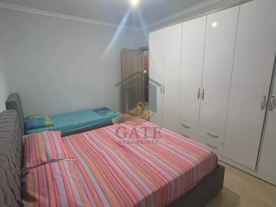 Durres, jepet me qera apartament 1+1+Ballkon Kati 3, 69 m² 420 € (plepa plazh durres)