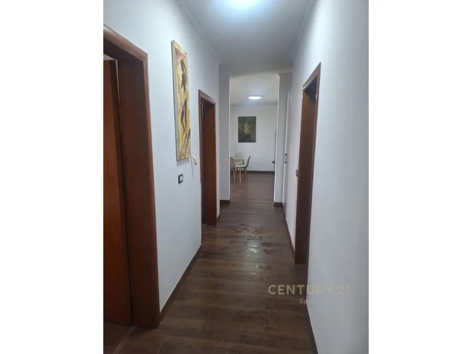 Tirane, shitet 2+1+Ballkon Kati 5, 120 m² 175.000 € (don bosko)