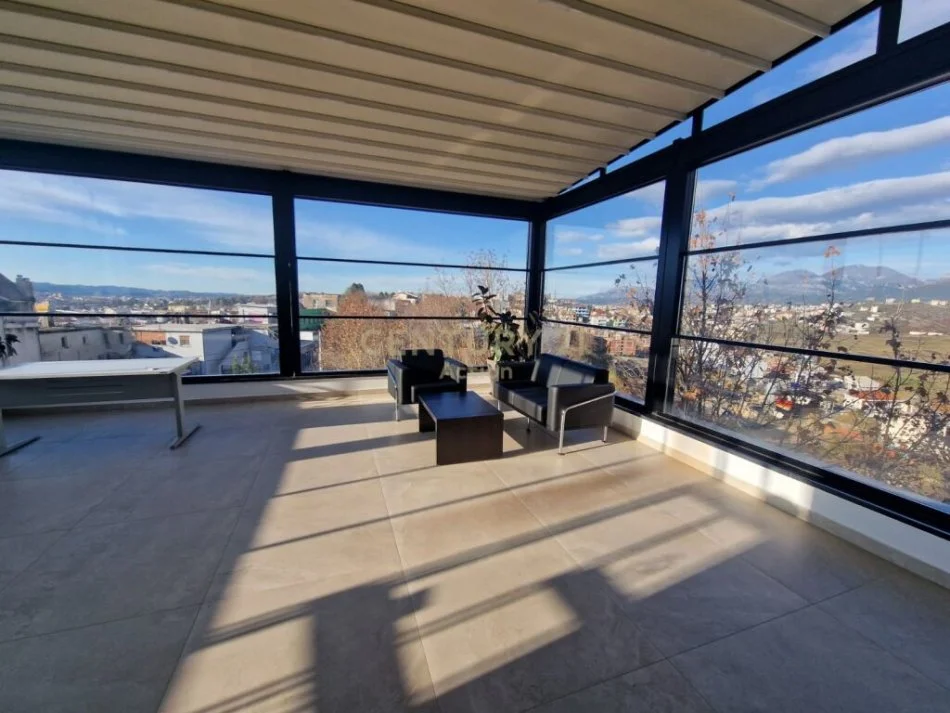 Tirane, jepet me qera zyre Kati 4, 1.100 m² 10.000 € (Sauk i Vjetër)