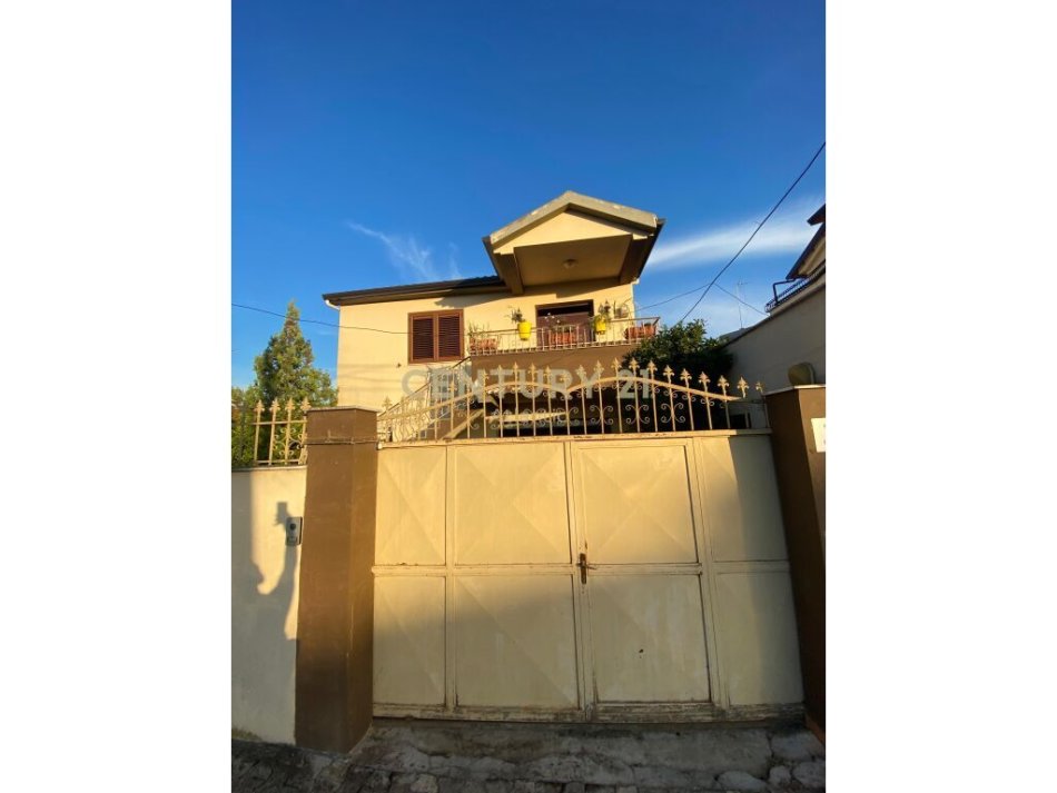 Durres, shitet shtepi Dublex Kati 2, 264 m² 125.000 € (shijak)