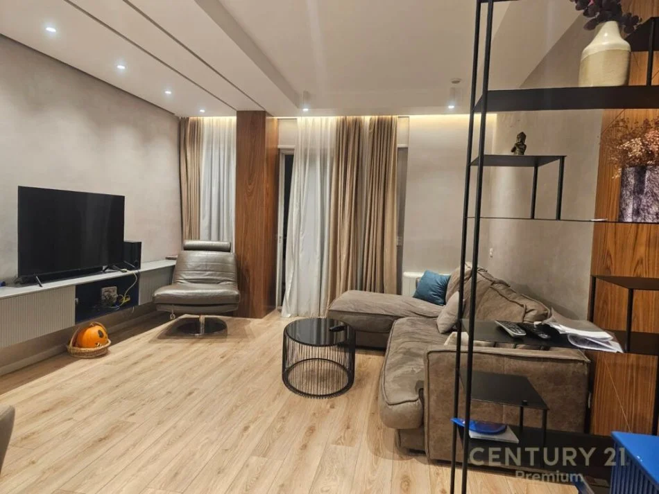 Tirane, jepet me qera apartament 2+1 Kati 2, 92 m² 1.000 € (Kopshti Botanik Zoologjik)