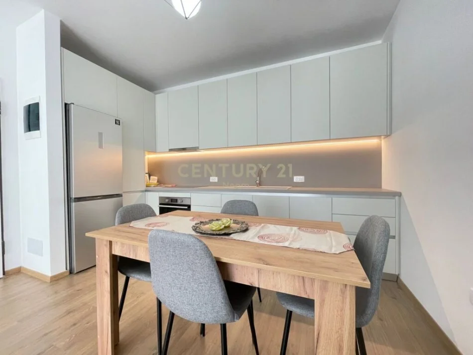 Tirane, jepet me qera apartament 2+1 Kati 2, 86 m² 930 € (Liqeni i thate)