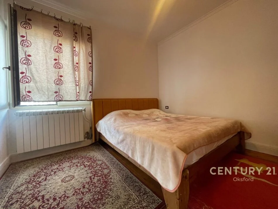 Tirane, jepet me qera shtepi 1 Katshe Kati 0, 100 m² 700 € (Liqeni i Farkes)
