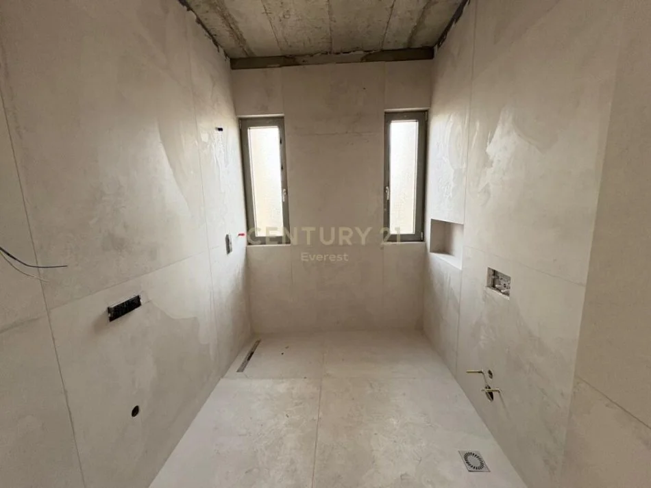 Tirane, shitet apartament 2+1 Kati 2, 126 m² 378.000 € (Liqeni i Thate)