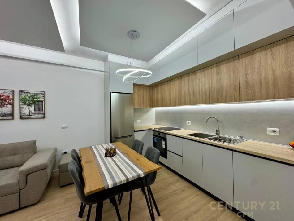 Tirane, jepet me qera apartament 1+1 Kati 5, 65 m² 800 € (Kompleksi "Kika 2", Komuna e Parisit)