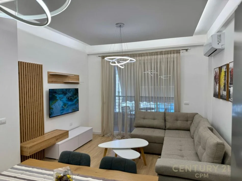 Tirane, jepet me qera apartament 1+1 Kati 5, 65 m² 800 € (Kompleksi "Kika 2", Komuna e Parisit)