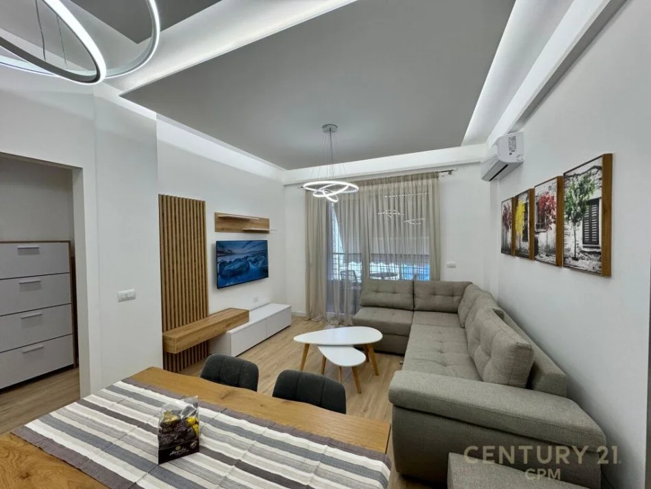 Tirane, jepet me qera apartament 1+1 Kati 5, 65 m² 800 € 