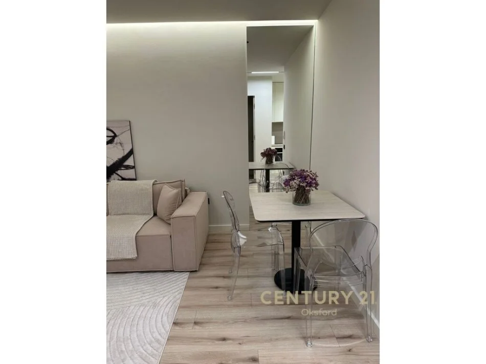 Tirane, jepet me qera apartament 1+1 Kati 8, 50 m² 730 € (Komuna e Parisit, Tirane)