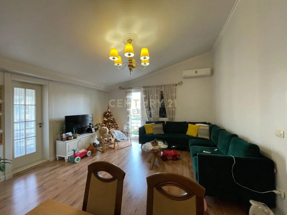 Tirane, shitet apartament 2+1+Ballkon Kati 6, 85 m² 155.000 € (GRAMOZ PASHKO)