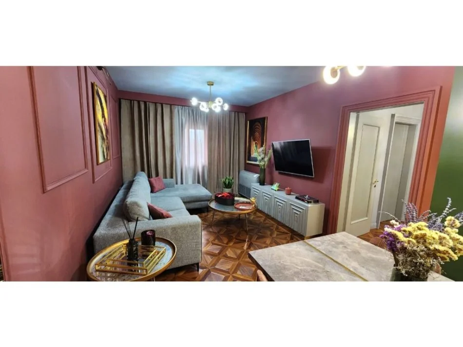 Tirane, jepet me qera apartament 3+1 Kati 8, 120 m² 1.200 € (Zogu i Zi, Zogu I Zi)