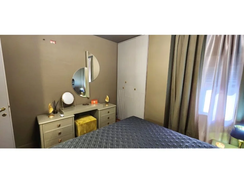 Tirane, jepet me qera apartament 3+1 Kati 8, 120 m² 1.200 € (Zogu i Zi, Zogu I Zi)