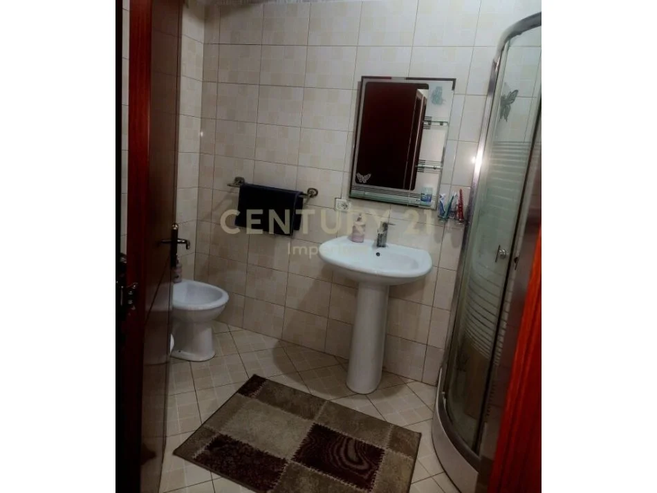 Tirane, shitet apartament 1+1 Kati 10, 100.000 m² 100.000 € (Ne Astir)