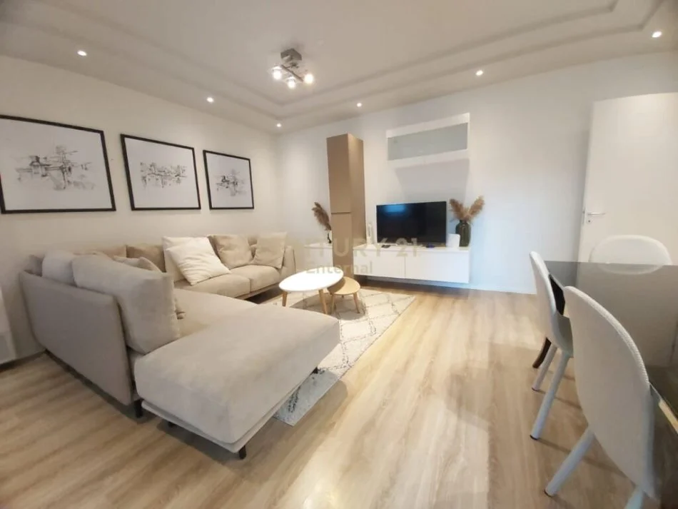 Tirane, jepet me qera apartament 2+1 Kati 4, 110 m² 1.500 € (Liqeni i Tiranës)