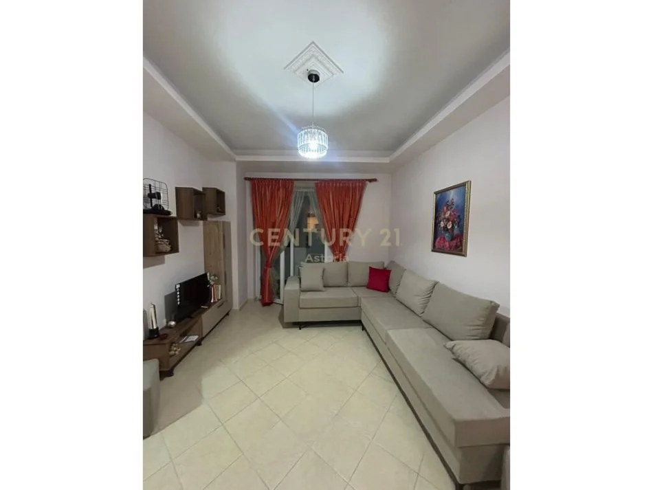 Tirane, shitet apartament 2+1 Kati 3, 104 m² 128.000 € (Fresku)