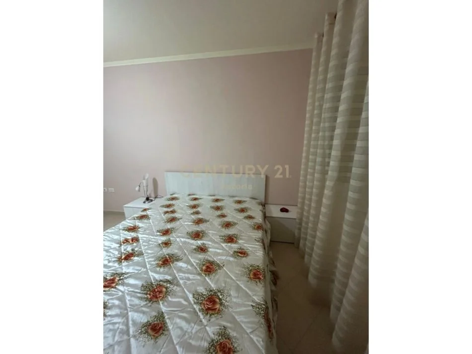 Tirane, shitet apartament 2+1 Kati 3, 104 m² 128.000 € (Fresku)