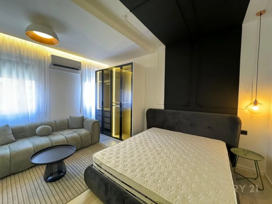 Tirane, jepet me qera apartament 1+1 Kati 4, 38 m² 500 € (komuna e parisit)