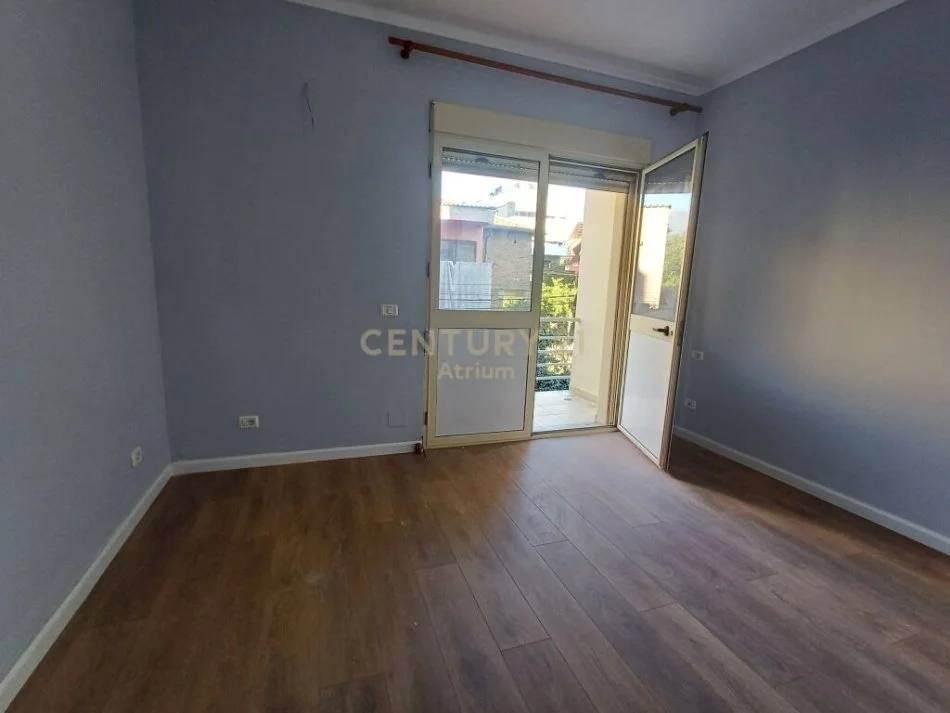 Tirane, shitet apartament Kati 2, 80 m² 145.000 € (Ne Ali Dem, tek Pasticeri Nefeli)
