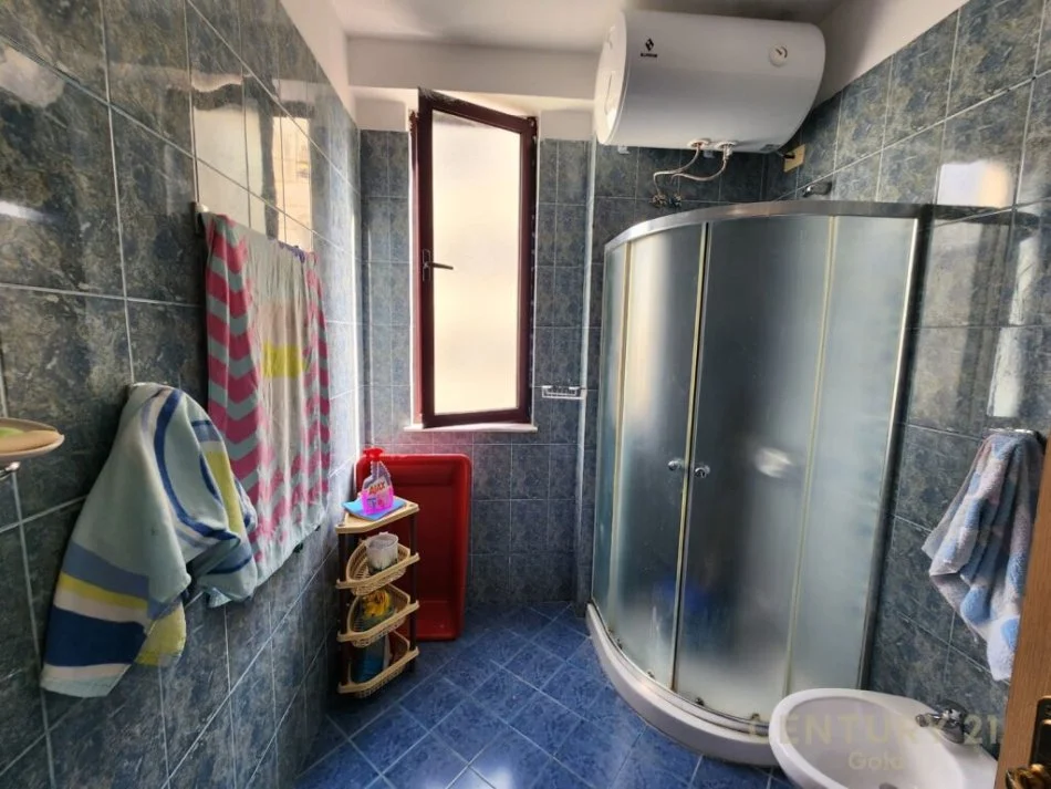 Tirane, shitet apartament 2+1+Ballkon Kati 3, 112 m² 135.000 € (fresk)