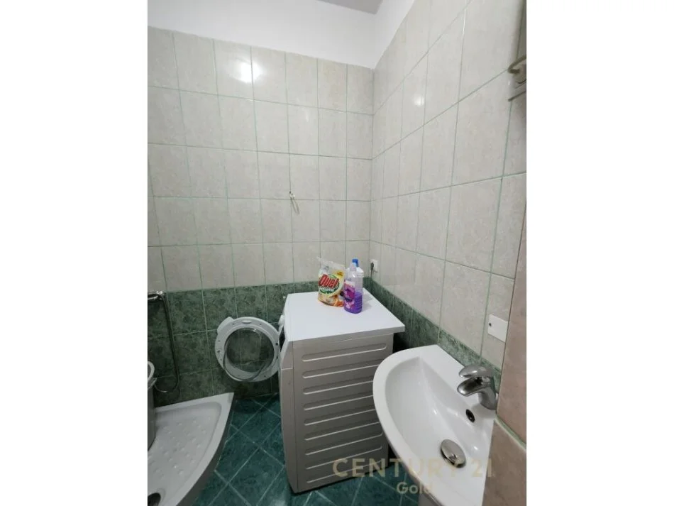 Tirane, shitet apartament 2+1+Ballkon Kati 3, 112 m² 135.000 € (fresk)