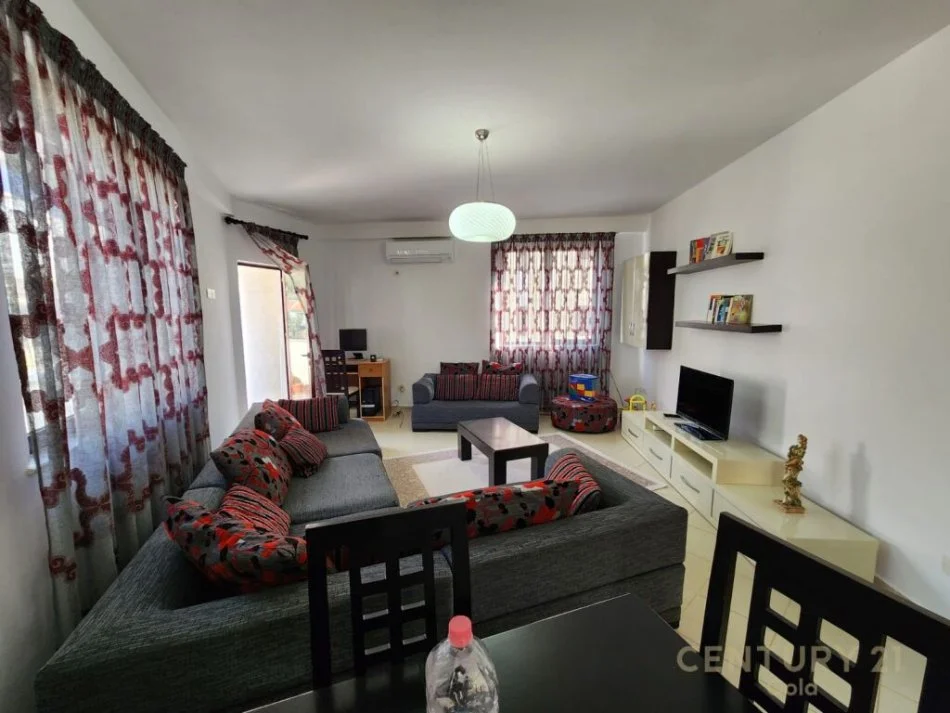 Tirane, shitet apartament 2+1 Kati 3, 112 m² 135.000 € (Fresku)