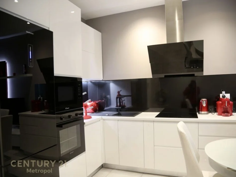 Tirane, jepet me qera apartament 2+1 Kati 19, 95 m² 1.500 € (Stadiumi Dinamo)