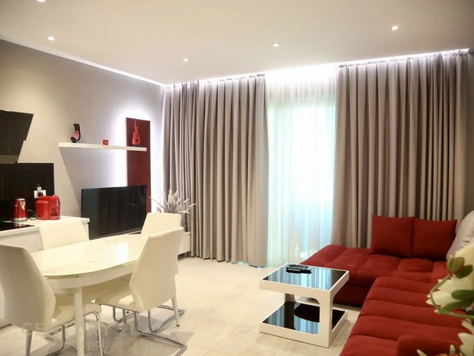 Tirane, jepet me qera apartament 2+1 Kati 19, 95 m² 1.500 € (Stadiumi Dinamo)