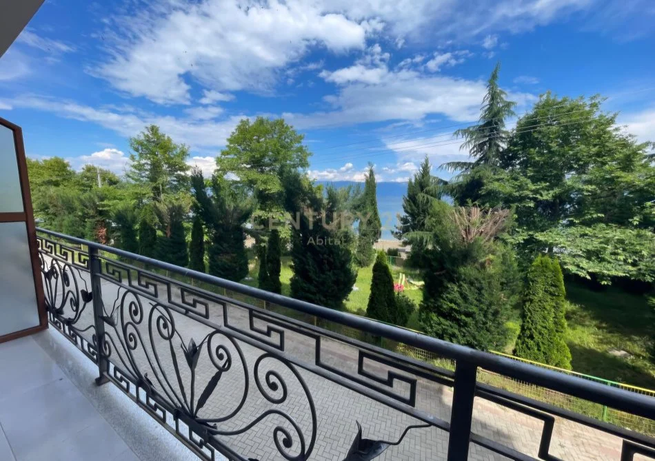 Korce, shitet hotel Kati 2, 1.800 m² 1.600.000 € (Pogradec, Lin)