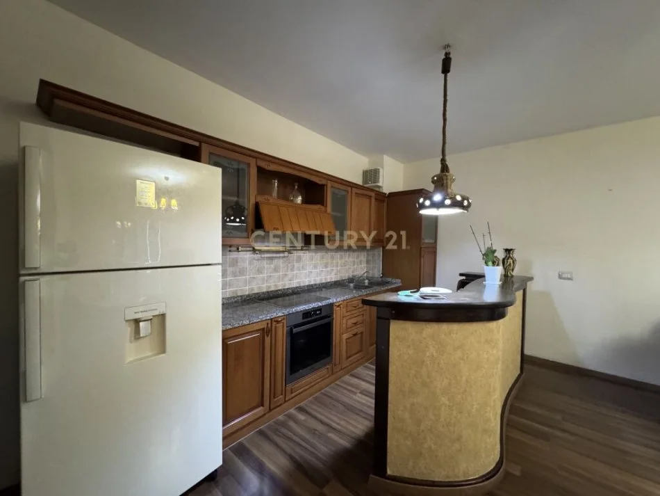 Tirane, jepet me qera apartament 1+1 Kati 2, 71 m² 500 € (Rruga Bardhyl)