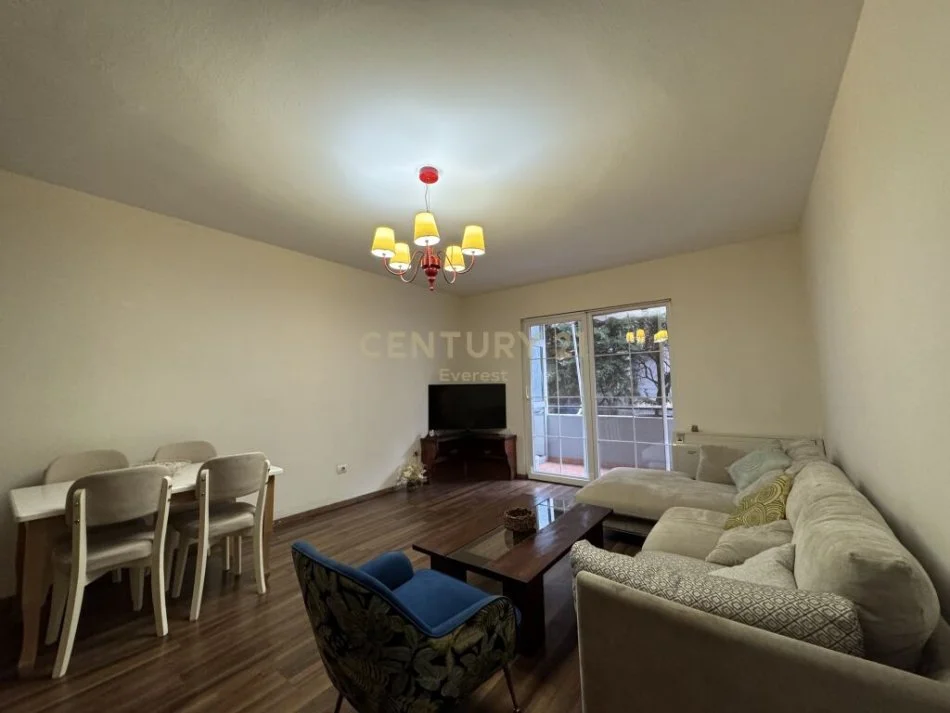 Tirane, jepet me qera apartament 1+1 Kati 2, 71 m² 500 € (Rruga Bardhyl)