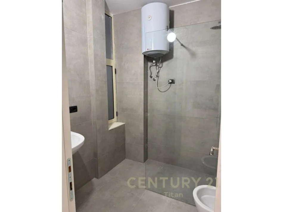 Tirane, jepet me qera apartament 2+1 Kati 6, 100 m² 700 € (Don Bosko)