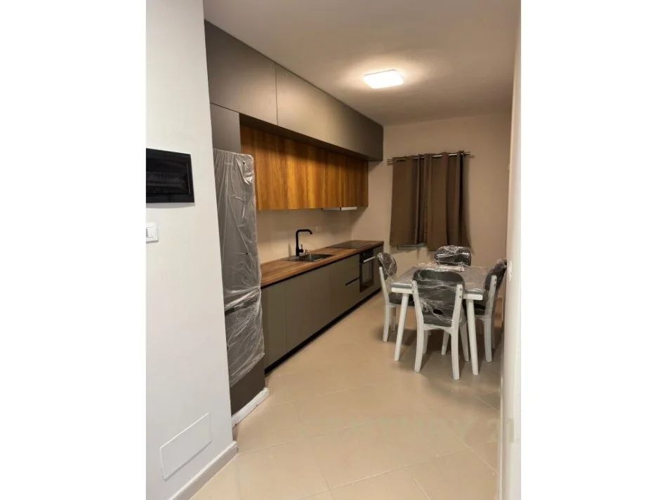 Tirane, jepet me qera apartament 2+1 Kati 6, 100 m² 700 € (Don Bosko)
