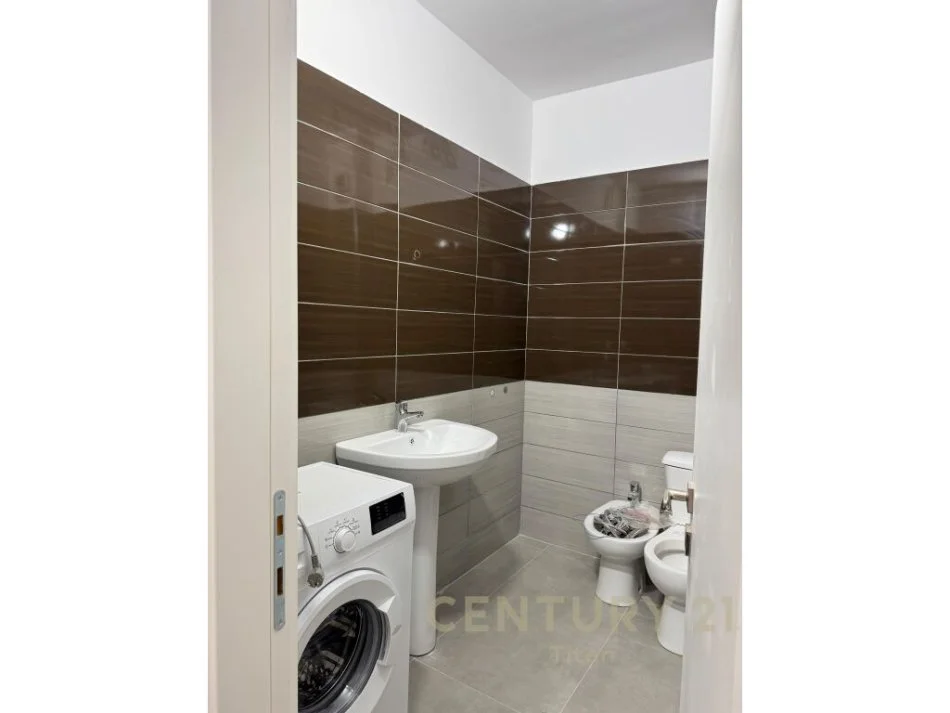 Tirane, jepet me qera apartament 2+1 Kati 6, 100 m² 700 € (Don Bosko)