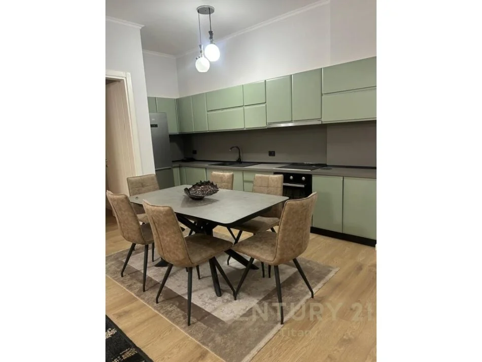 Tirane, jepet me qera apartament 2+1+Ballkon Kati 4, 126 m² 1.500 € (Kompleksi Deliorgji)
