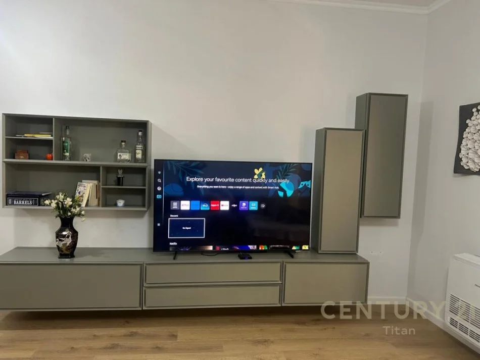 Tirane, jepet me qera apartament 2+1+Ballkon Kati 4, 126 m² 1.500 € (Kompleksi Deliorgji)