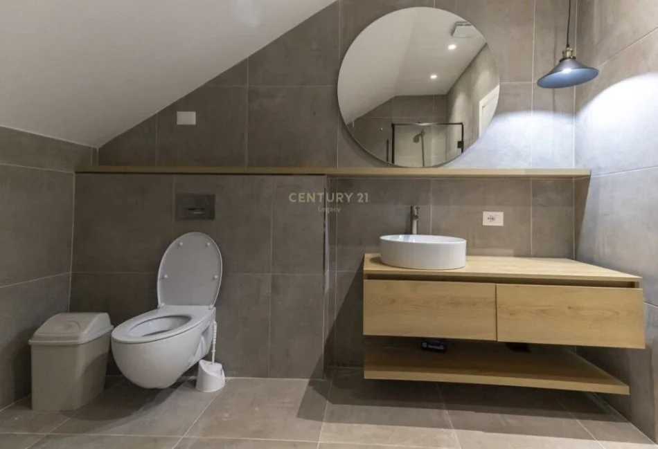 Tirane, shitet apartament+verande | Penthouse 3+1 Kati 6, 173 m² 200.000 € (Tufine)