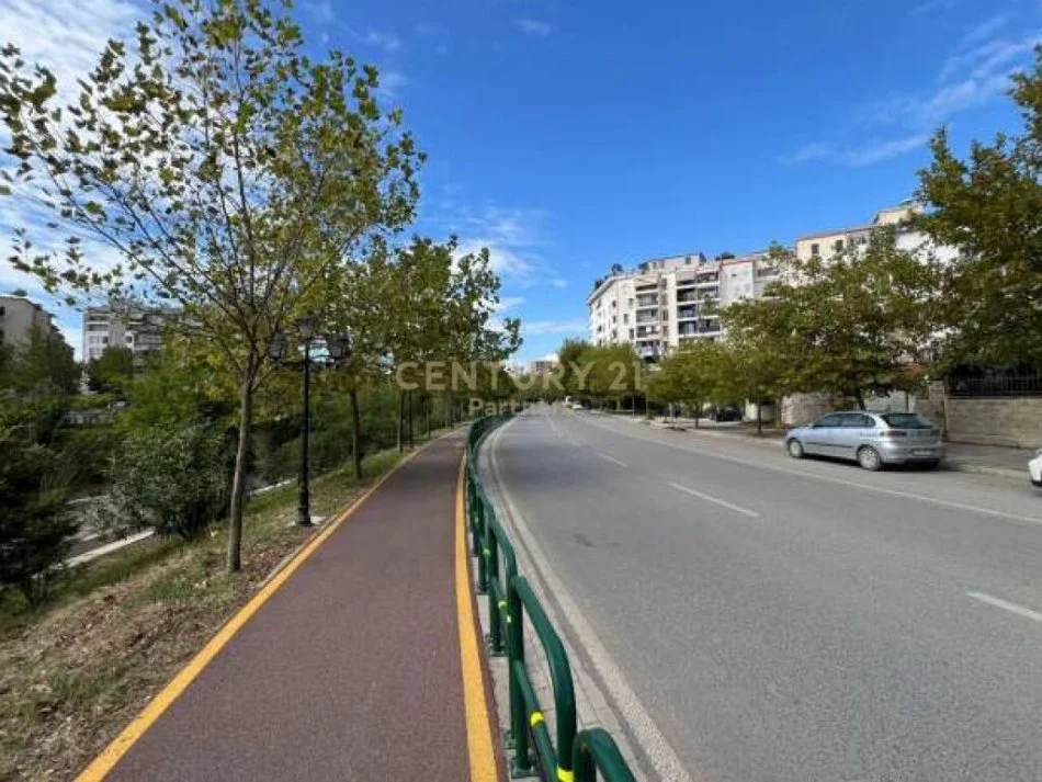 Tirane, shitet Kati 1, 55 m² 87.000 € (Ali Demi)