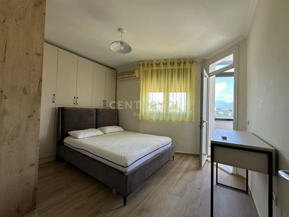 Tirane, jepet me qera apartament 2+1 Kati 3, 73 m² 600 € (Ish Fusha e Aviacionit)