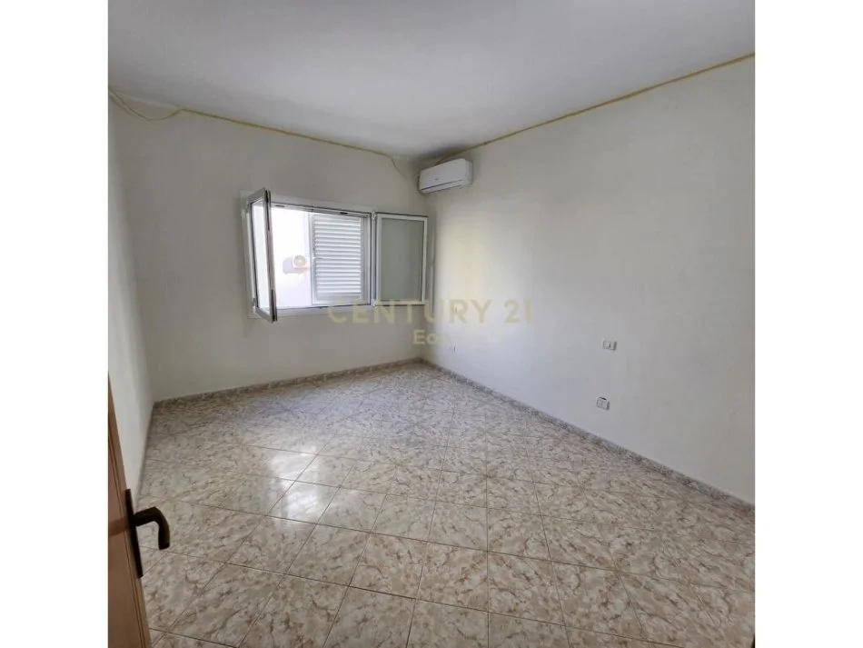 Durres, shitet apartament 1+1 Kati 3, 67 m² 68.000 € (Plazh, Iliria)