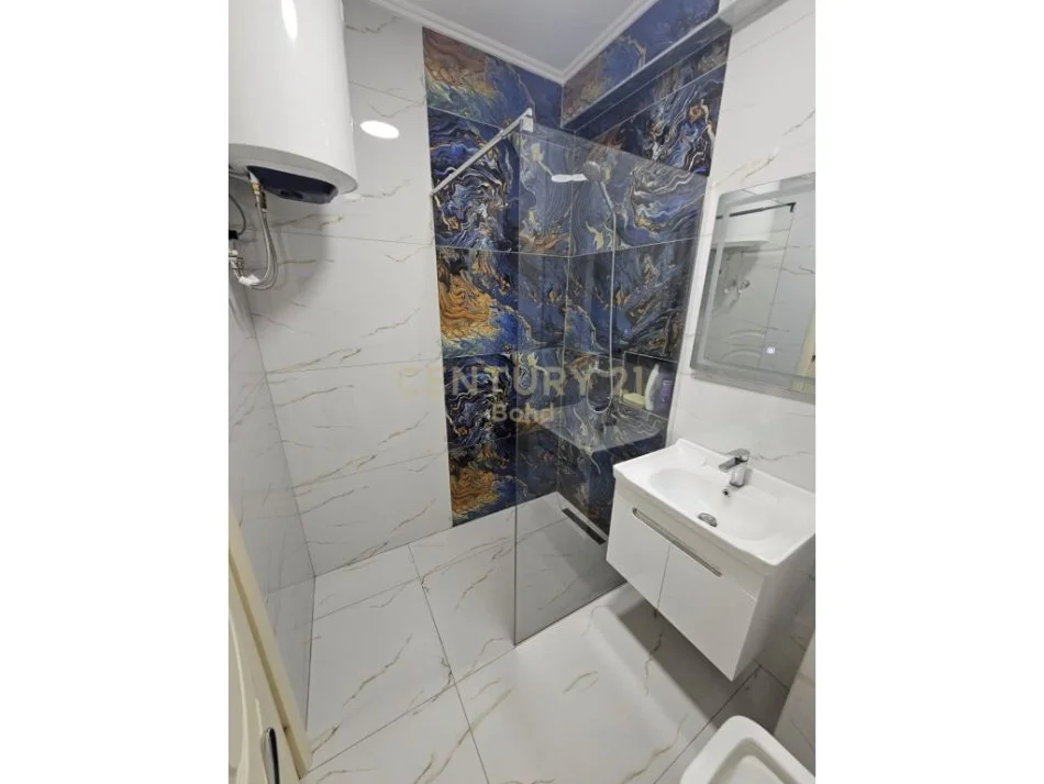 Tirane, shitet apartament 2+1+Ballkon Kati 1, 108 m² 215.000 € (liqeni i thate)