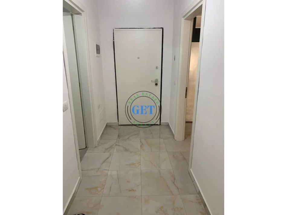 Durres, jepet me qera apartament 1+1+Ballkon Kati 3, 75 m² 350 € (plazh)