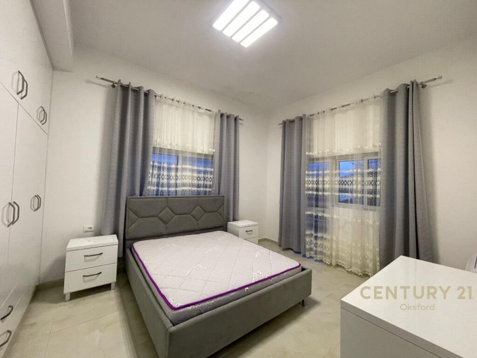 Tirane, jepet me qera apartament 3+1+Ballkon Kati 1, 120 m² 600 € (sauk i vjeter)