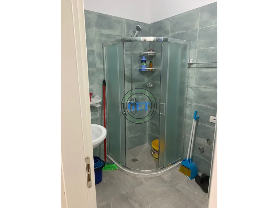Durres, jepet me qera apartament 1+1+Ballkon Kati 3, 75 m² 350 € (plazh)