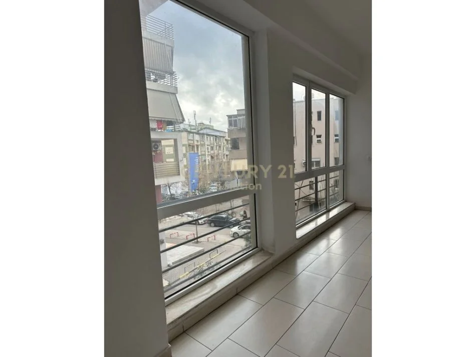 Tirane, shitet apartament Kati 3, 62 m² 125.000 € (21-Dhjetori Tirana Albania)