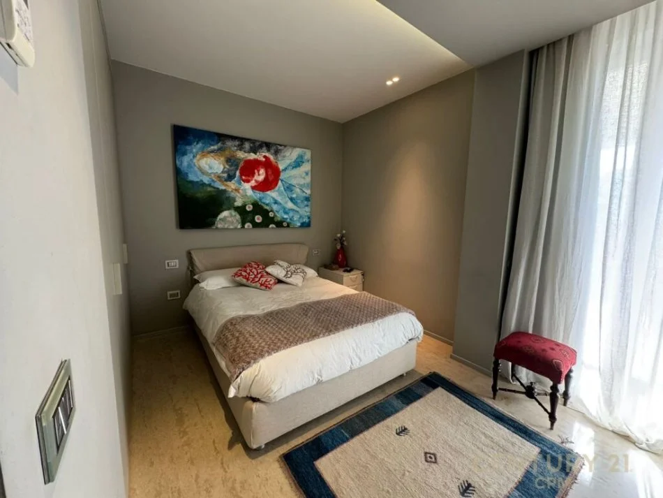 Tirane, shes 4+1 , 350 m² 650.000 € (rruga kodra e diellit)