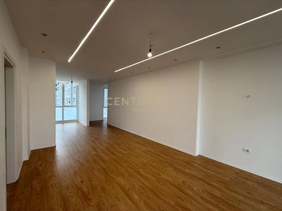 Tirane, shitet apartament 2+1 Kati 3, 126 m² 340.000 € (Komuna e Parisit)