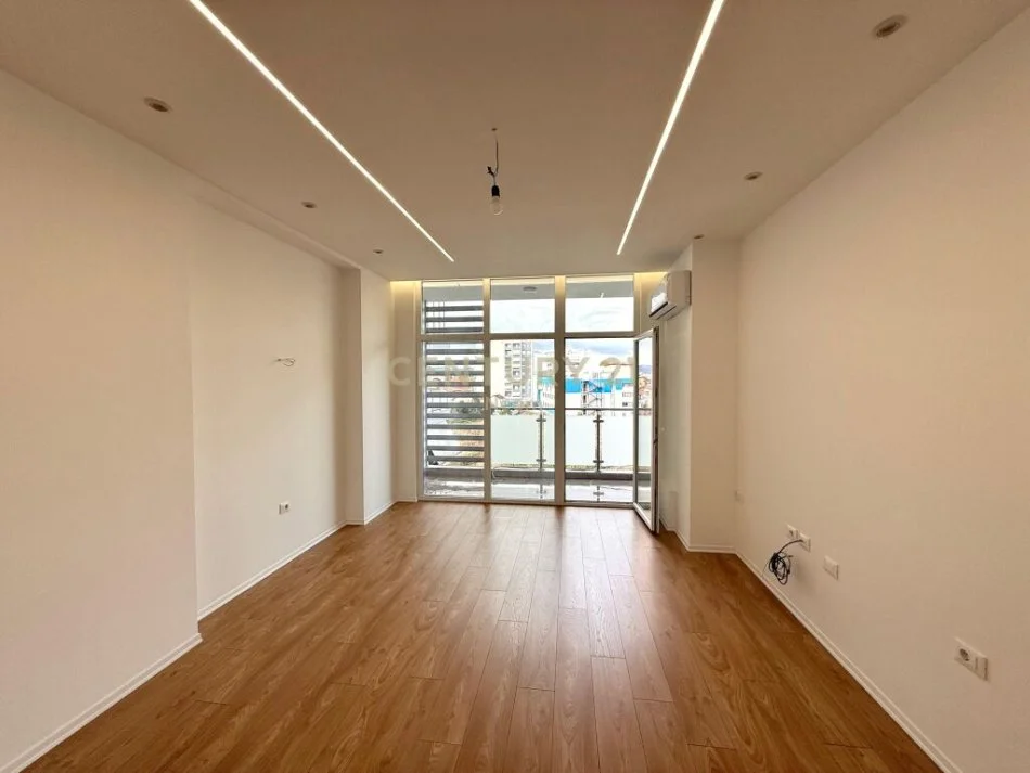 Tirane, shitet apartament 2+1 Kati 3, 126 m² 340.000 € (Komuna e Parisit)