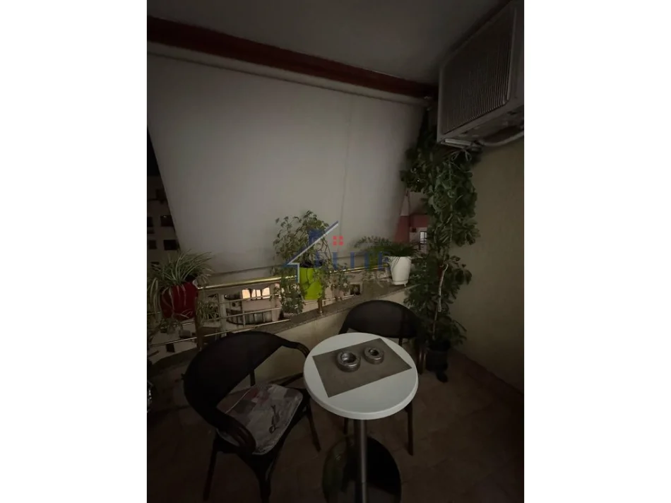 Tirane, jepet me qera apartament 1+1+Ballkon , 65 m² 470 € (Univers Lounge)