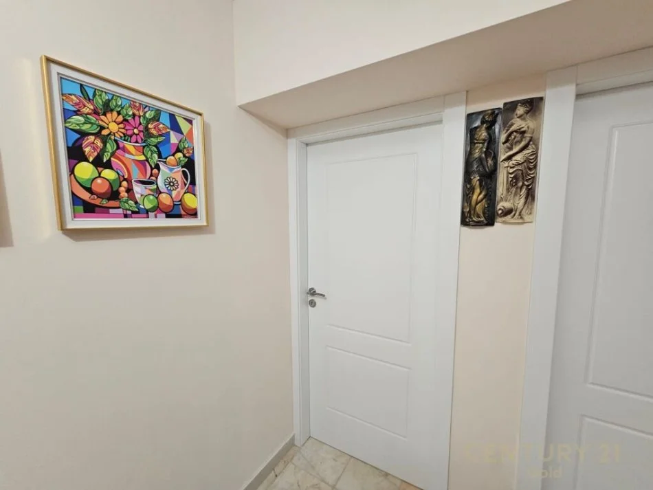 Tirane, jepet me qera apartament 3+1 Kati 2, 76 m² 650 € (Rruga Fortuzi)