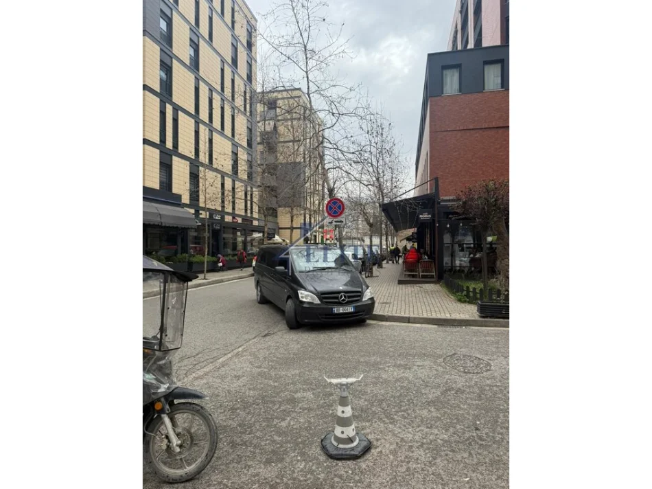 Tirane, shitet apartament 2+1+Ballkon Kati 2, 112 m² 297.000 € (Kompleksi Panorama)