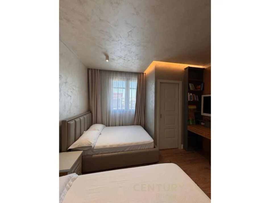 Vlore, shitet apartament 2+1+Aneks+Ballkon Kati 6, 240 m² 350.000 € 